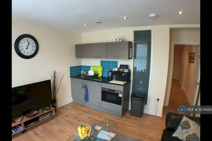 1 Bedroom Flat To Rent In Market Street, Ebbw Vale, NP23