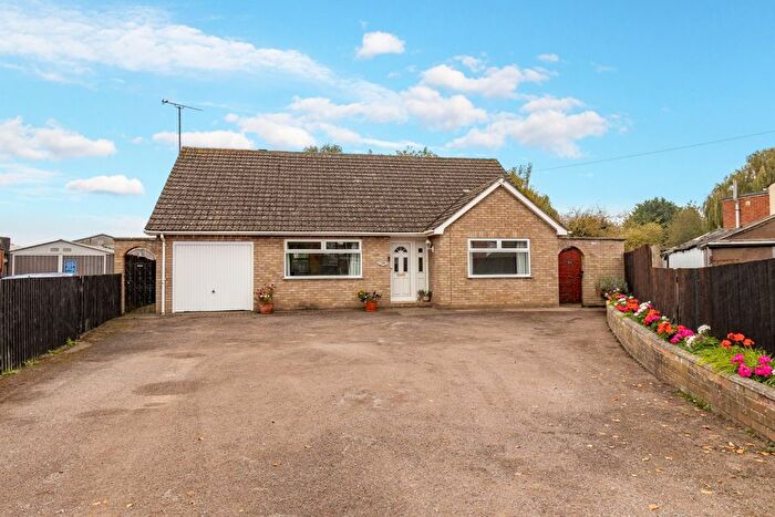 4 Bedroom Chalet For Sale In Clenchwarton Road, West Lynn, King's Lynn, Norfolk, PE34