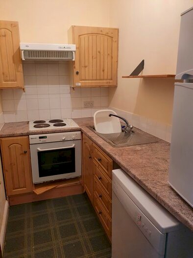 7 Bedroom Semi-Detached House To Rent In Alan Road, Manchester, M20