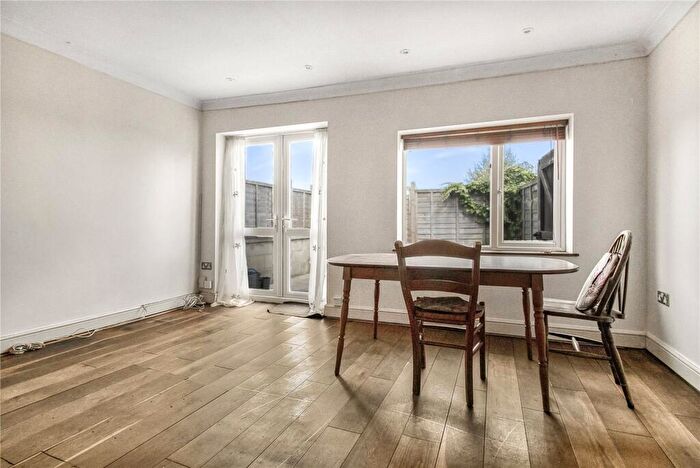 1 Bedroom Apartment To Rent In Victoria Road, Old Town, Swindon, Wiltshire, SN1