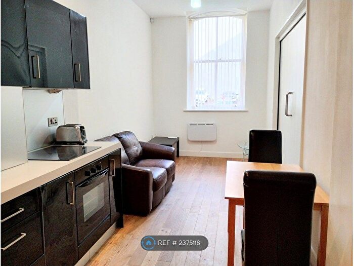 1 Bedroom Flat To Rent In Tayson House, Bradford, BD1