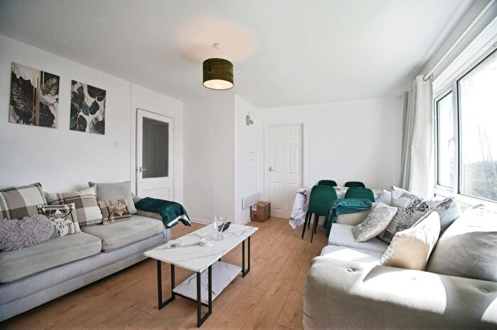 2 Bedroom Flat For Sale In Maes-Y-Felin, Bridgend, CF31