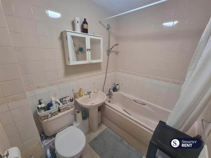 1 Bedroom Flat To Rent In Stonefield Park, Maidenhead, SL6