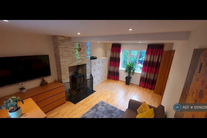 3 Bedroom Semi-Detached House To Rent In Springfield Road, Ross-On-Wye, HR9