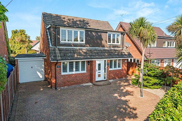 3 Bedroom Detached House For Sale In Brookside, Sandhurst, Berkshire, GU47