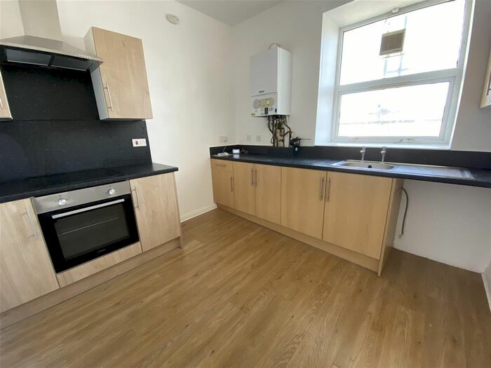 2 Bedroom Flat To Rent In Laws Street, Pembroke Dock, SA72