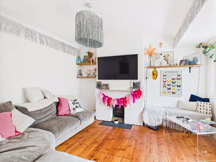 4 Bedroom Terraced House To Rent In Bevendean Crescent, Brighton, BN2