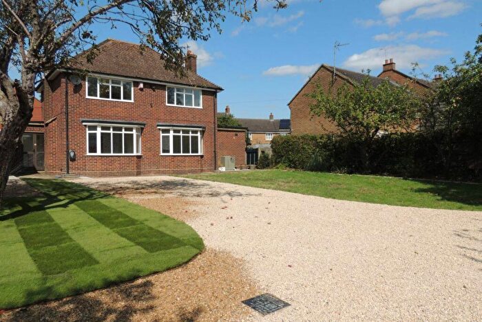 3 Bedroom House To Rent In Banbury, OX16