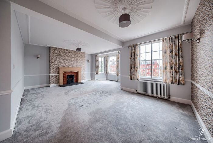 3 Bedroom Flat To Rent In Kenilworth Court, Hagley Road, Edgbaston, B16