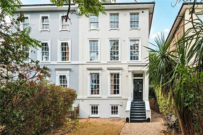 1 Bedroom Apartment For Sale In Shooters Hill Road, Blackheath, London, SE3