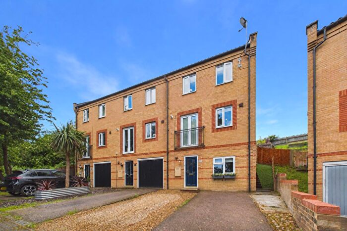 4 Bedroom Town House For Sale In Barleyhayes Close, Ipswich, IP2