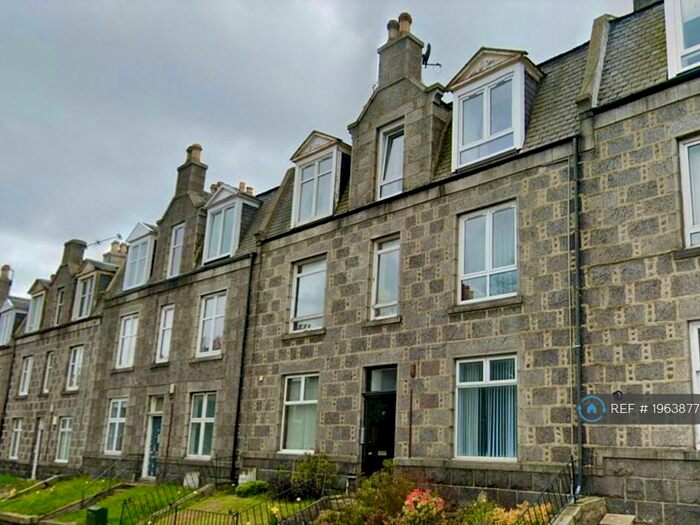 2 Bedroom Flat To Rent In Menzies Road, Aberdeen, AB11