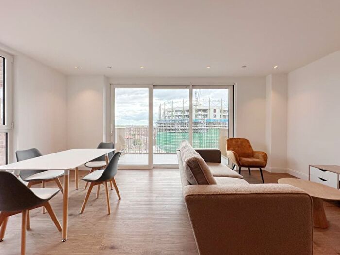 2 Bedroom Flat To Rent In Kennington Lane, London, SE11