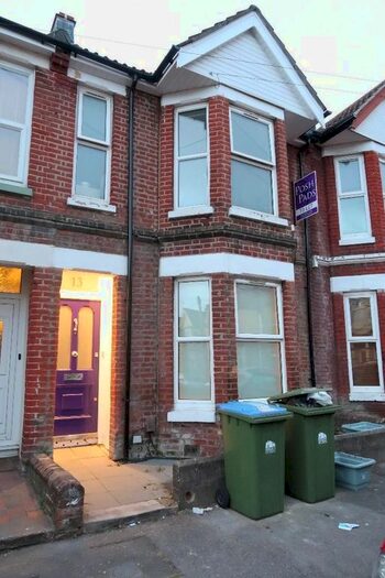 6 Bedroom Property To Rent In Tennyson Road, Southampton, SO17