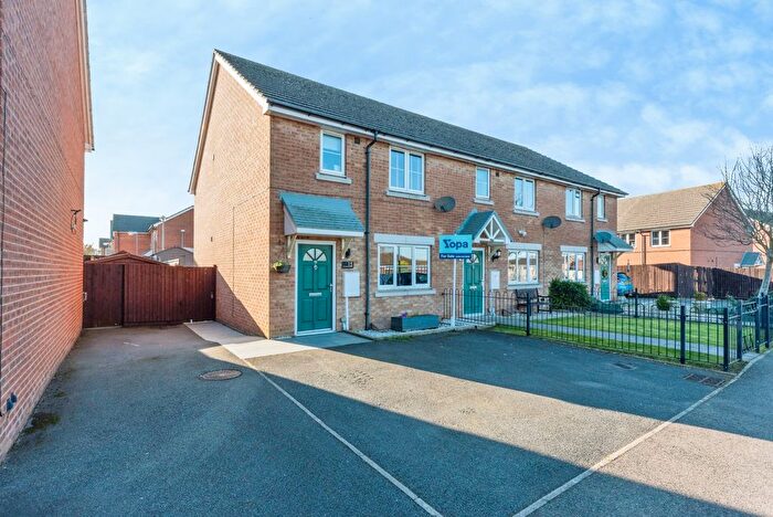 3 Bedroom End Terrace House For Sale In Medway Avenue, Grantham, NG31