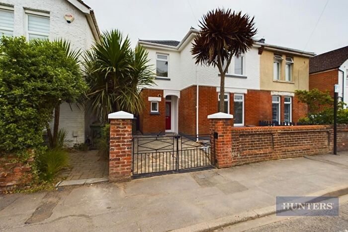 3 Bedroom Property To Rent In Howards Grove, Shirley, Southampton, SO15