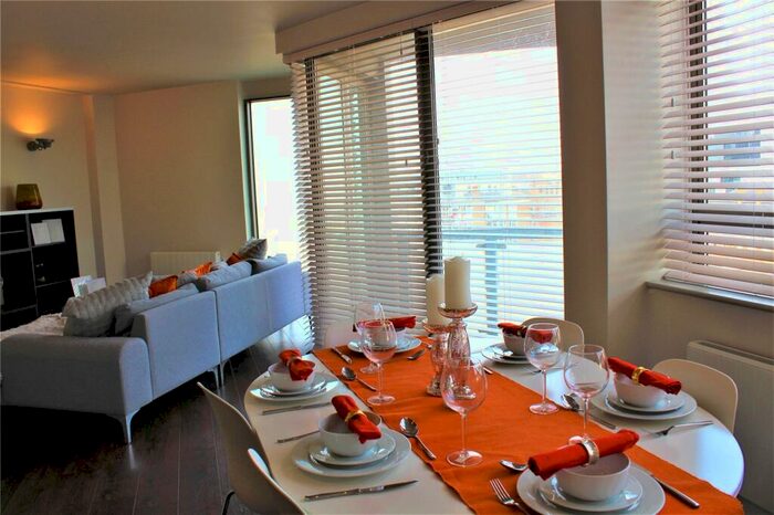 2 Bedroom Apartment To Rent In City Road, Old Street, London, EC1V