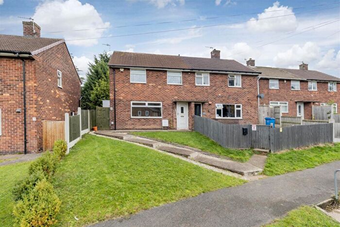 3 Bedroom Semi Detached House For Sale In Downlands, Brimington, Chesterfield, S43