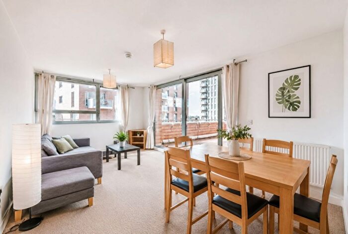 3 Bedroom Flat For Sale In Nelson Walk, Brombley-By-Bow, London, E3