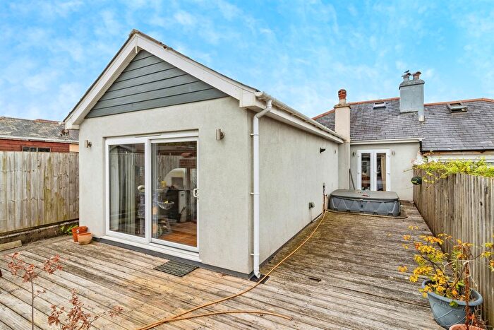 3 Bedroom Semi-Detached Bungalow For Sale In Brixham Road, Paignton, TQ4