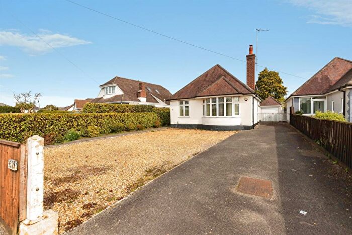 3 Bedroom Detached Bungalow For Sale In New Road, Bournemouth, BH10