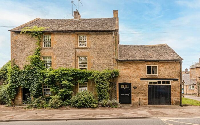 2 Bedroom Semi-Detached House For Sale In Fosseway, Stow On The Wold, GL54