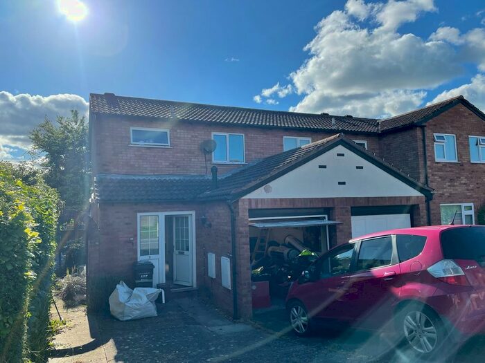 2 Bedroom Semi-Detached House To Rent In Campion Drive, Taunton, TA1