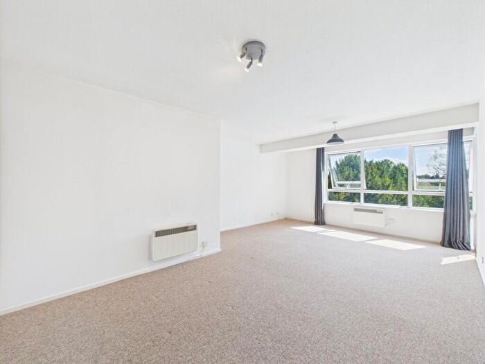 2 Bedroom Apartment To Rent In Osborne Road, Windsor, Berkshire, SL4