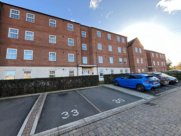 3 Bedroom Flat For Sale In Barley Mews, Sugar Way, Peterborough, PE2