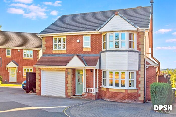 4 Bedroom Detached House For Sale In Crow Nest Drive, Beeston, Leeds, LS11