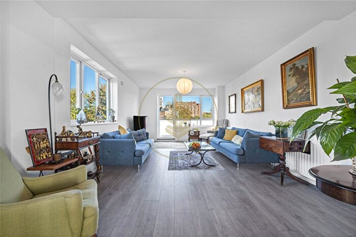 2 Bedroom Flat For Sale In Fairfax Road, South Hampstead, London, NW6