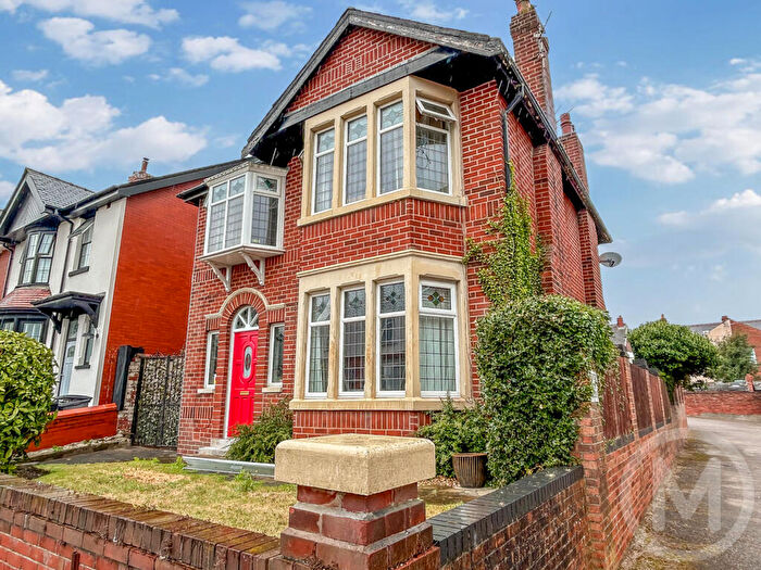 3 Bedroom Detached House For Sale In Gloucester Avenue, Blackpool, FY1