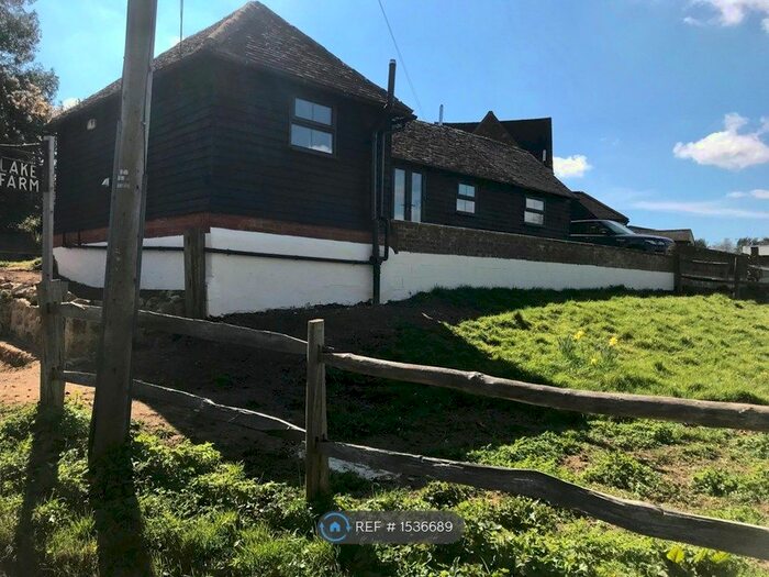 2 Bedroom Detached House To Rent In Lake Farm, Bletchingley, Redhill, RH1