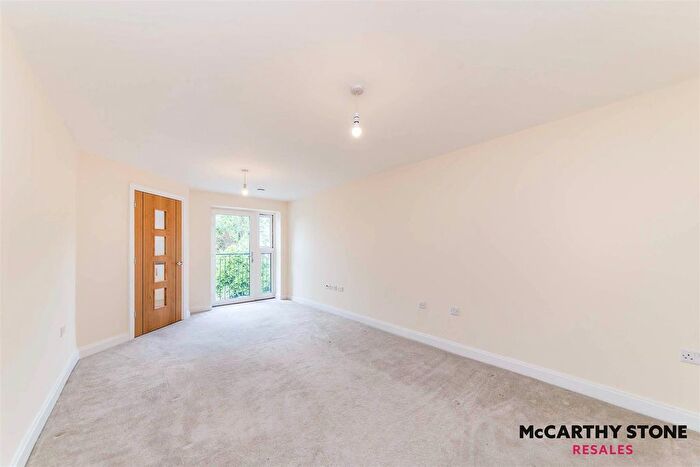 2 Bedroom Flat For Sale In Northwick Park Road, Harrow-On-The-Hill, Harrow, HA1