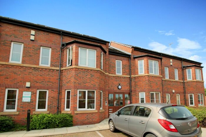 2 Bedroom Flat To Rent In Tarvin Road, Great Boughton, Chester, CH3