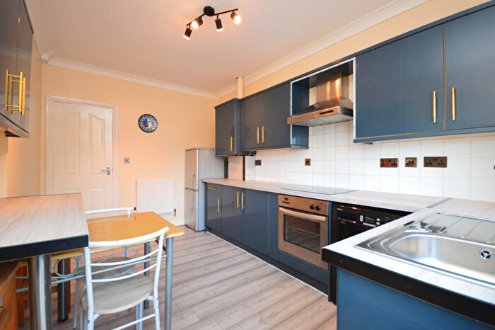 2 Bedroom Flat To Rent In Clayhall, Ilford, IG5