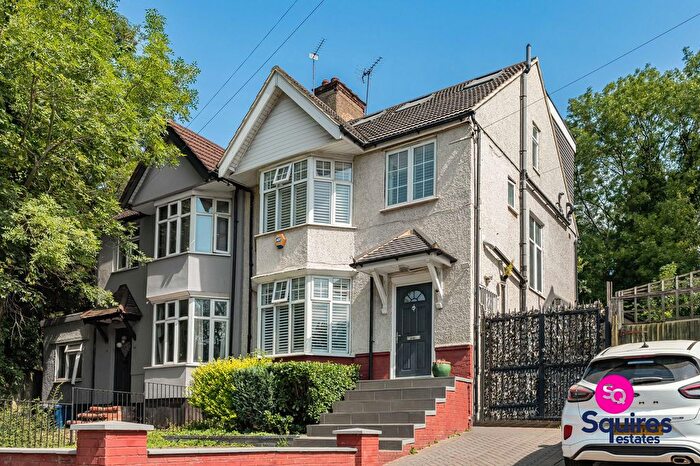 5 Bedroom Semi-Detached House For Sale In Bunns Lane, London, NW7