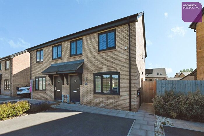3 Bedroom Semi Detached House For Sale In Tilage Crescent, DE73
