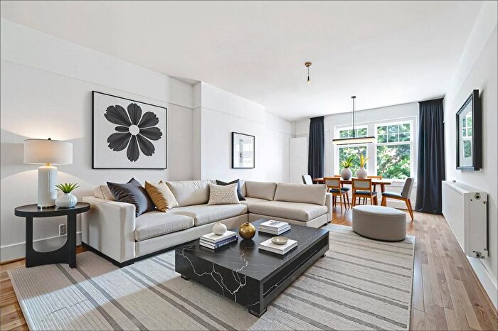 1 Bedroom Apartment For Sale In Greencroft Gardens, London, NW6