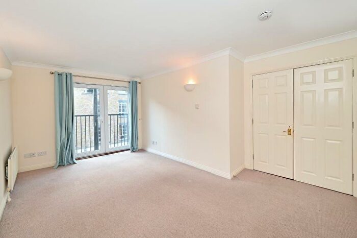 2 Bedroom Flat To Rent In Lamb Court Narrow Street Limehouse, E14