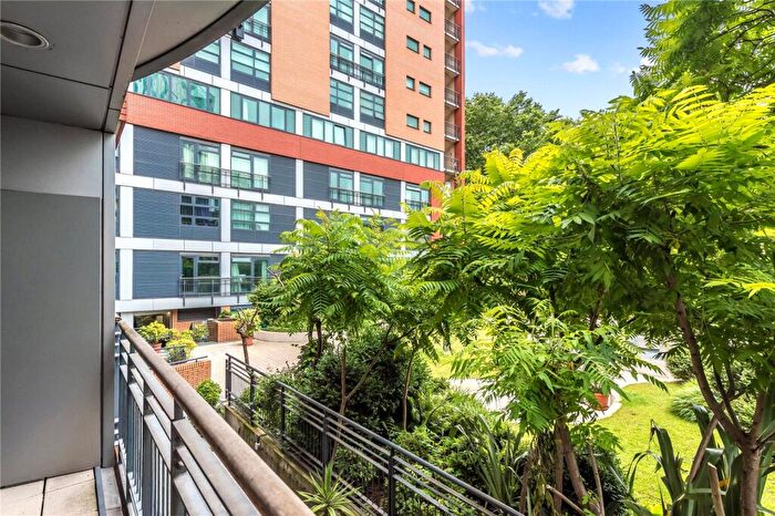 2 Bedroom Apartment To Rent In The Lexington, -C City Road, London, EC1Y