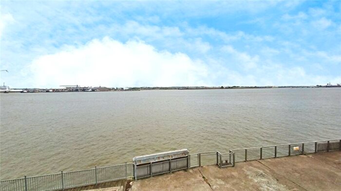 2 Bedroom Flat For Sale In West Street, Gravesend, Kent, DA11