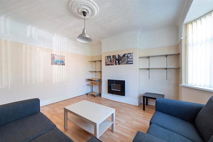 2 Bedroom Flat To Rent In Ferndene Grove, High Heaton, NE7