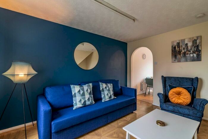 2 Bedroom Semi-Detached House To Rent In Heron Drive, Lenton, NG7