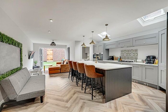 6 Bedroom Town House For Sale In Oakdene Avenue, Darlington, DL3