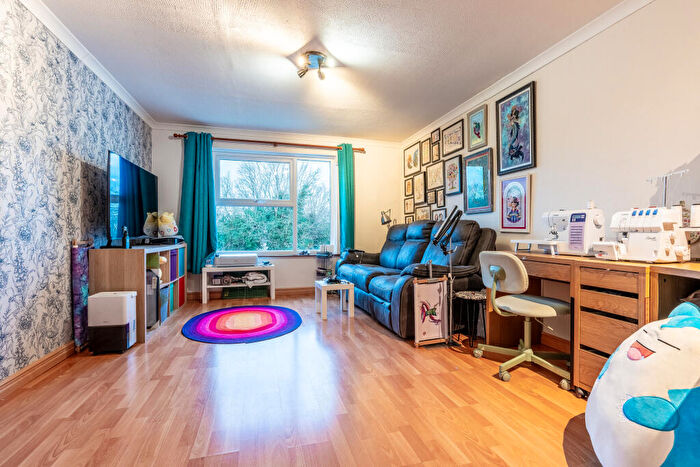 1 Bedroom Flat For Sale In Oak Court, Pinkhams Twist, Whitchurch, Bristol, BS14