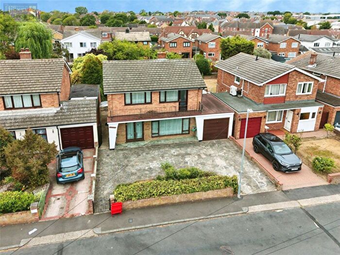 4 Bedroom Detached House For Sale In Tavistock Road, Basildon, Essex, SS15
