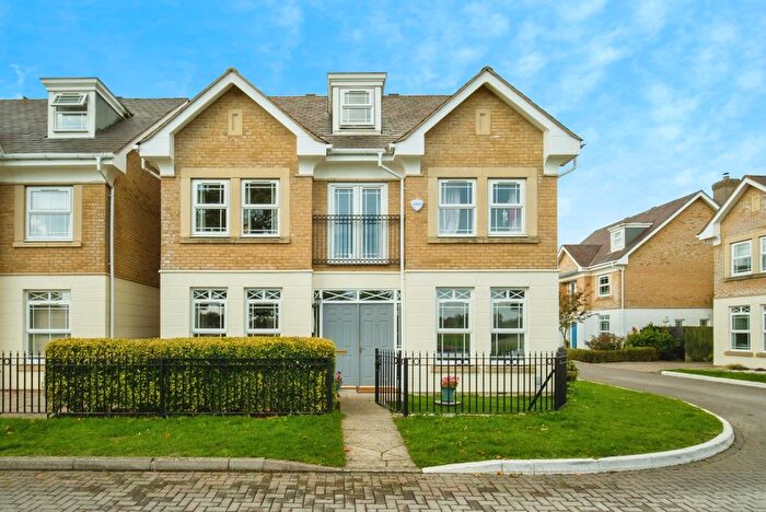 5 Bedroom Detached House For Sale In Crofters Close, Deepcut, Camberley, Surrey, GU16