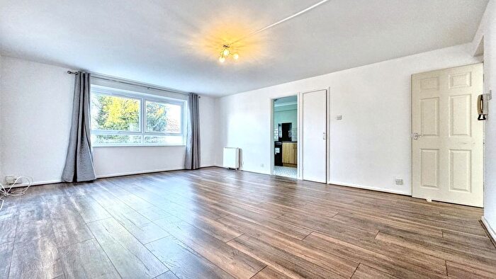 2 Bedroom Flat To Rent In Blakeney Road, Patchway, Bristol, BS34