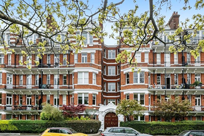 2 Bedroom Flat For Sale In Prince Of Wales Drive, London, SW11